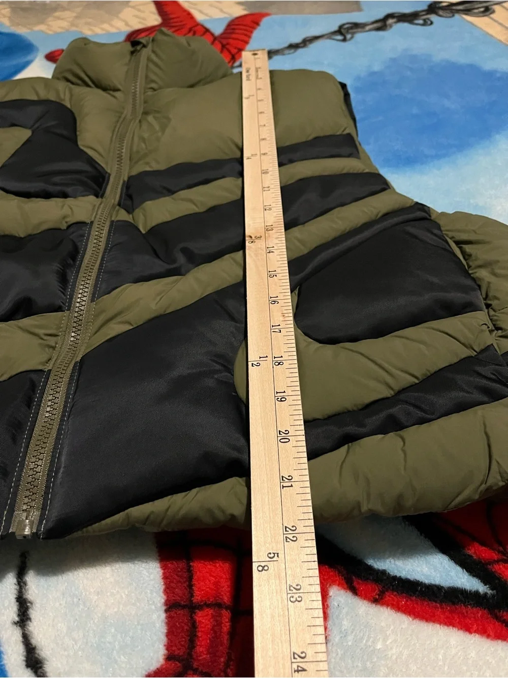 $225 Nike Swoosh Series Down Vest IH3980-222 Olive Green Oversized Women Size L